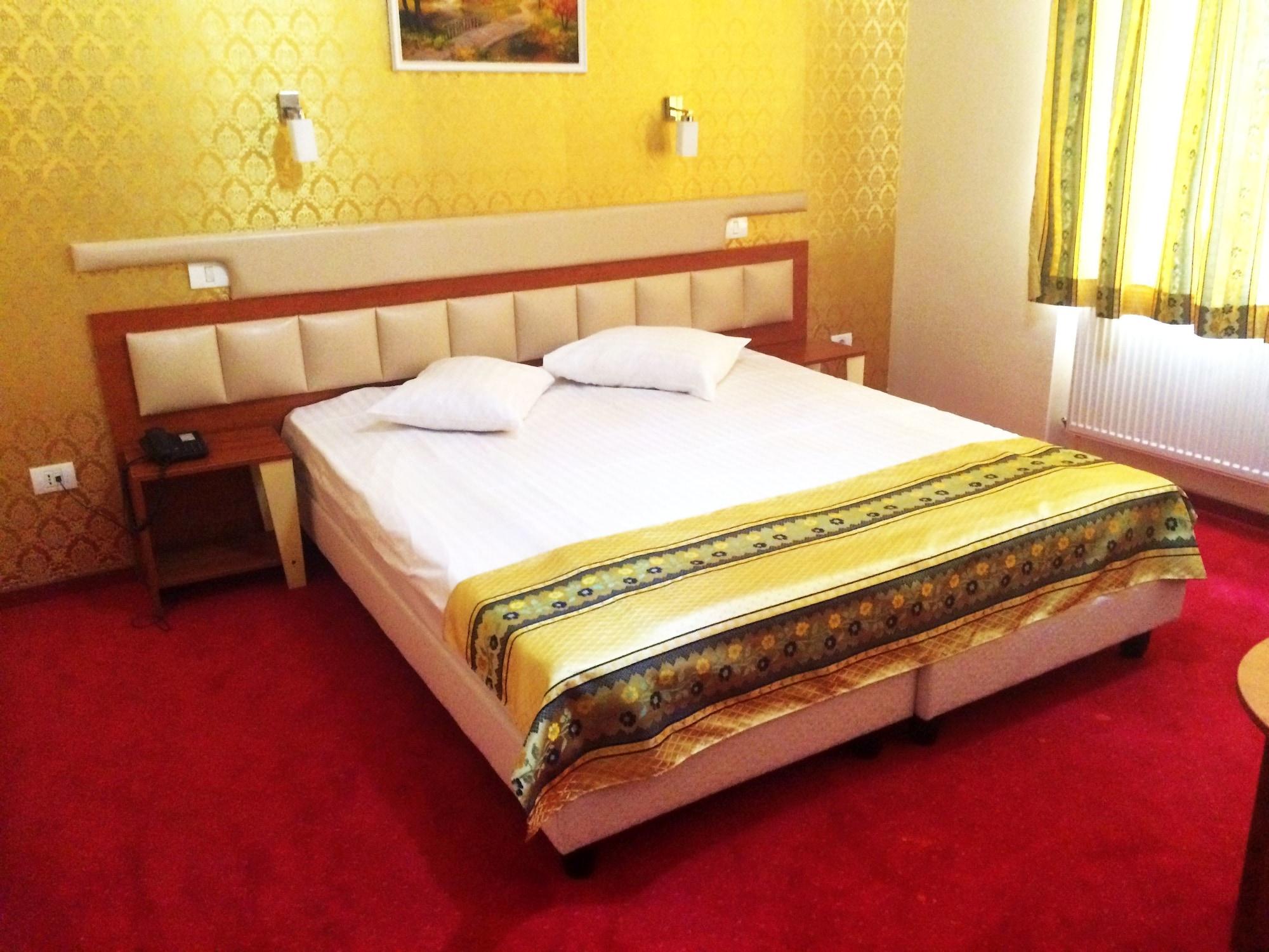 Kosher Hotel Lev Or Bükreş Dış mekan fotoğraf