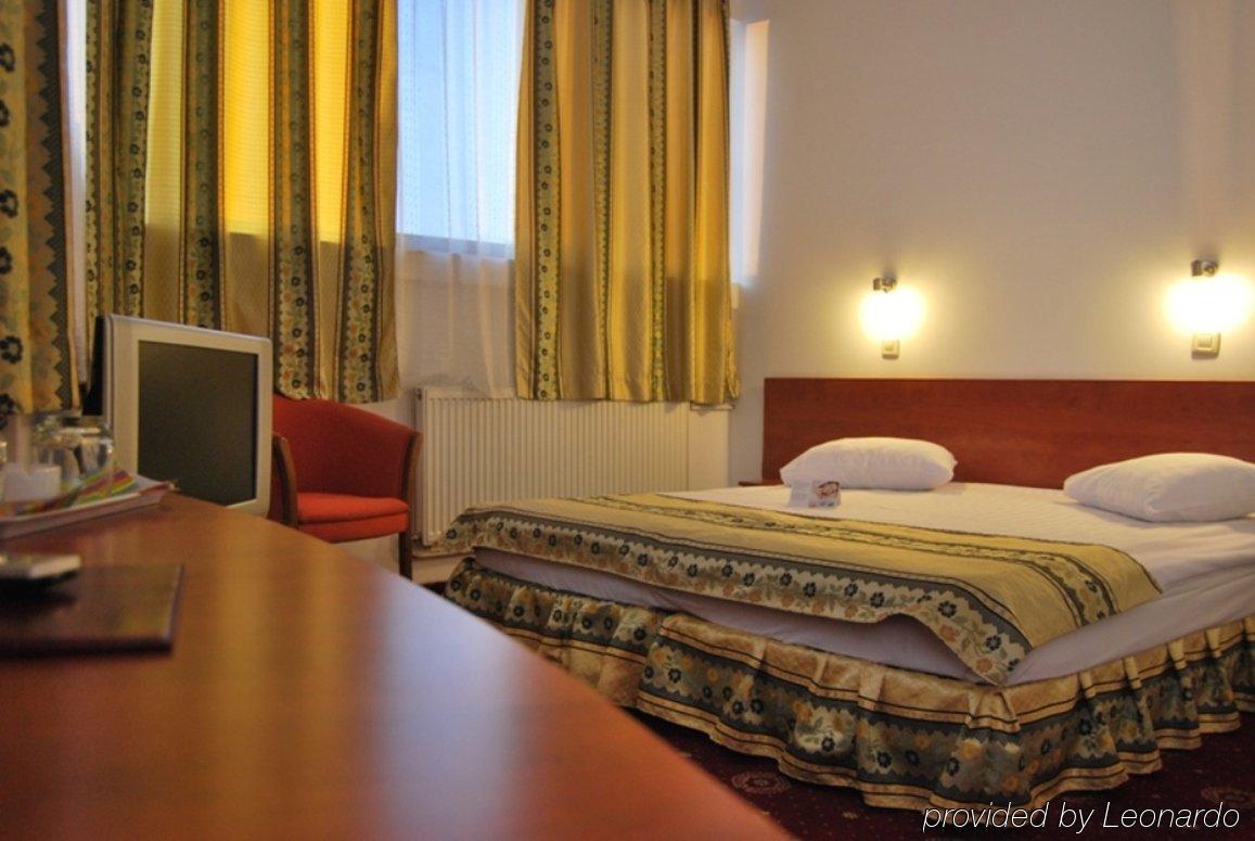 Kosher Hotel Lev Or Bükreş Oda fotoğraf