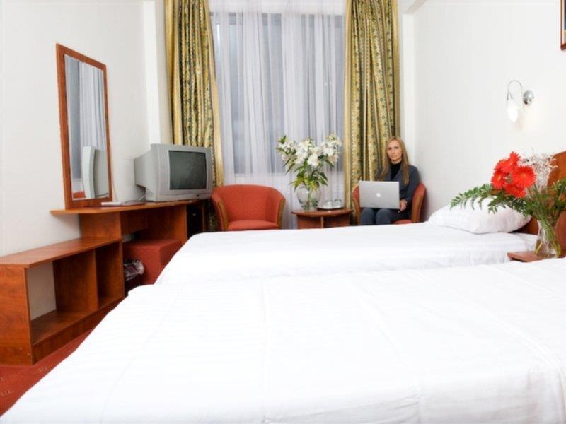 Kosher Hotel Lev Or Bükreş Dış mekan fotoğraf