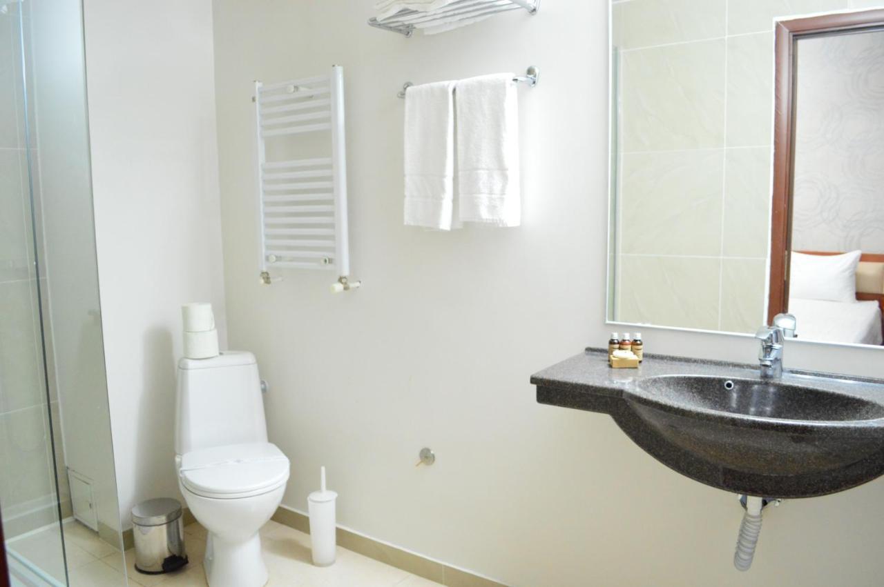 Kosher Hotel Lev Or Bükreş Dış mekan fotoğraf