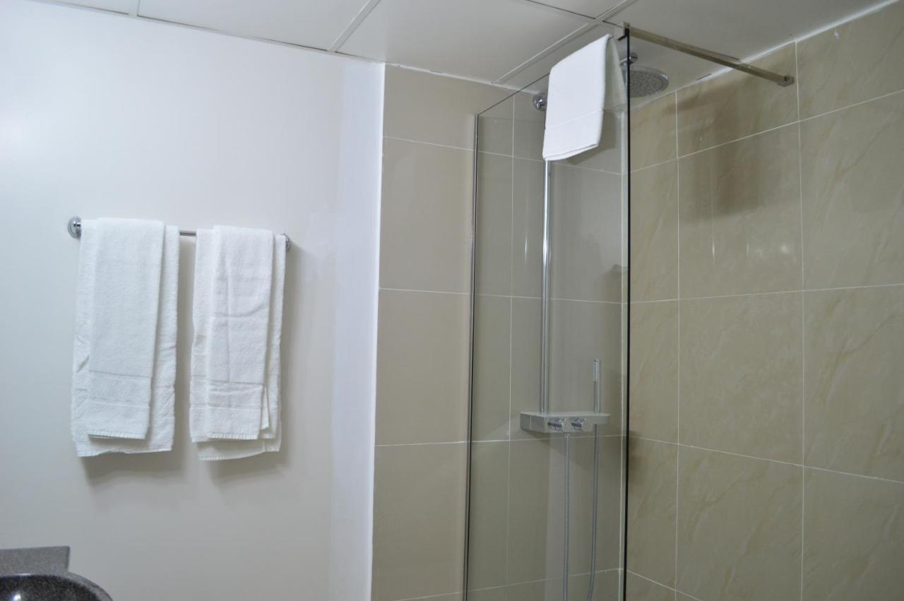 Kosher Hotel Lev Or Bükreş Dış mekan fotoğraf