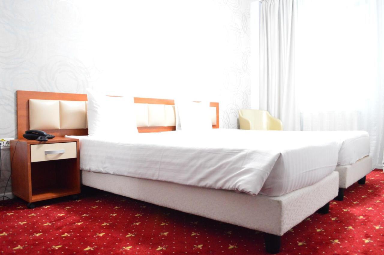 Kosher Hotel Lev Or Bükreş Dış mekan fotoğraf