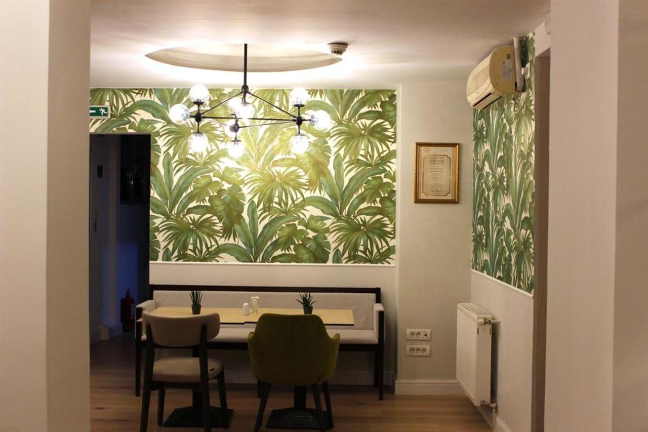 Kosher Hotel Lev Or Bükreş Dış mekan fotoğraf
