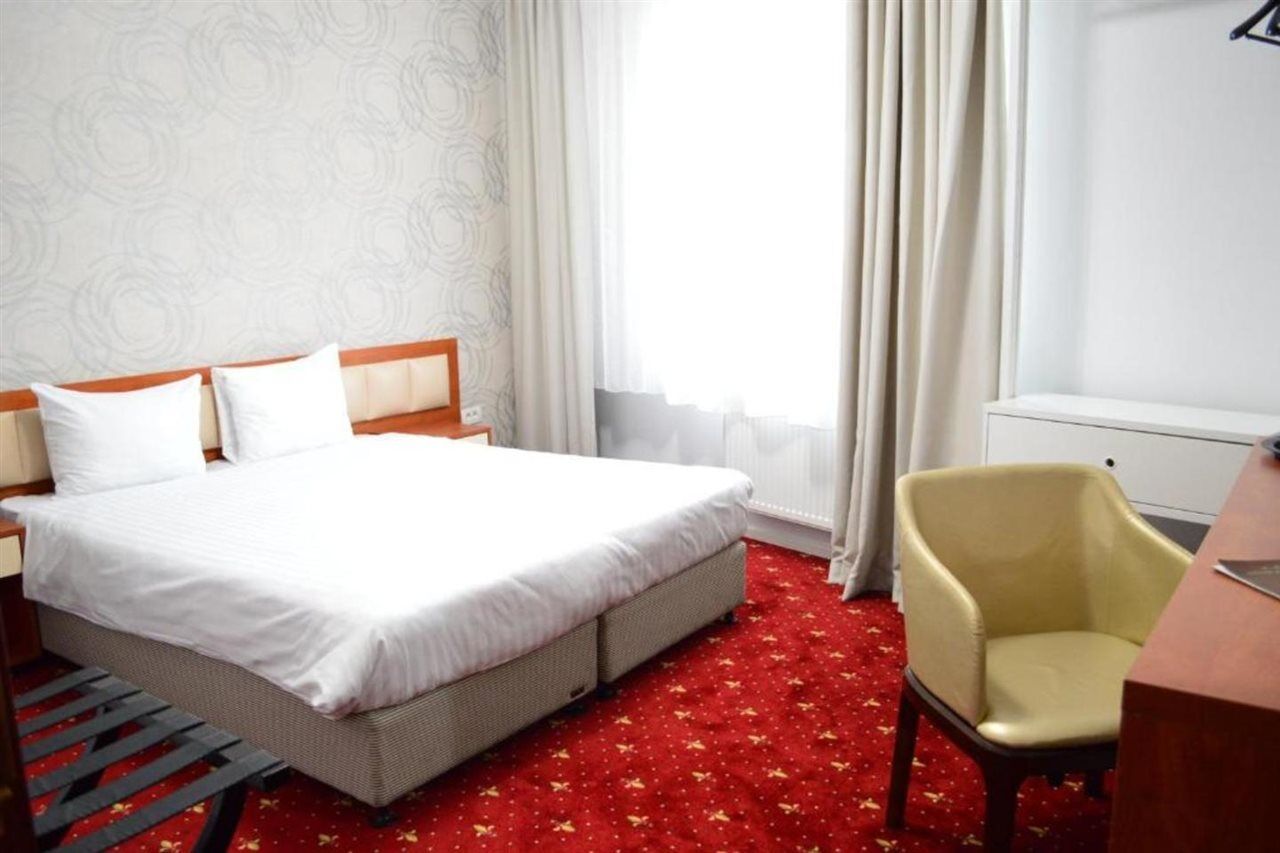 Kosher Hotel Lev Or Bükreş Dış mekan fotoğraf