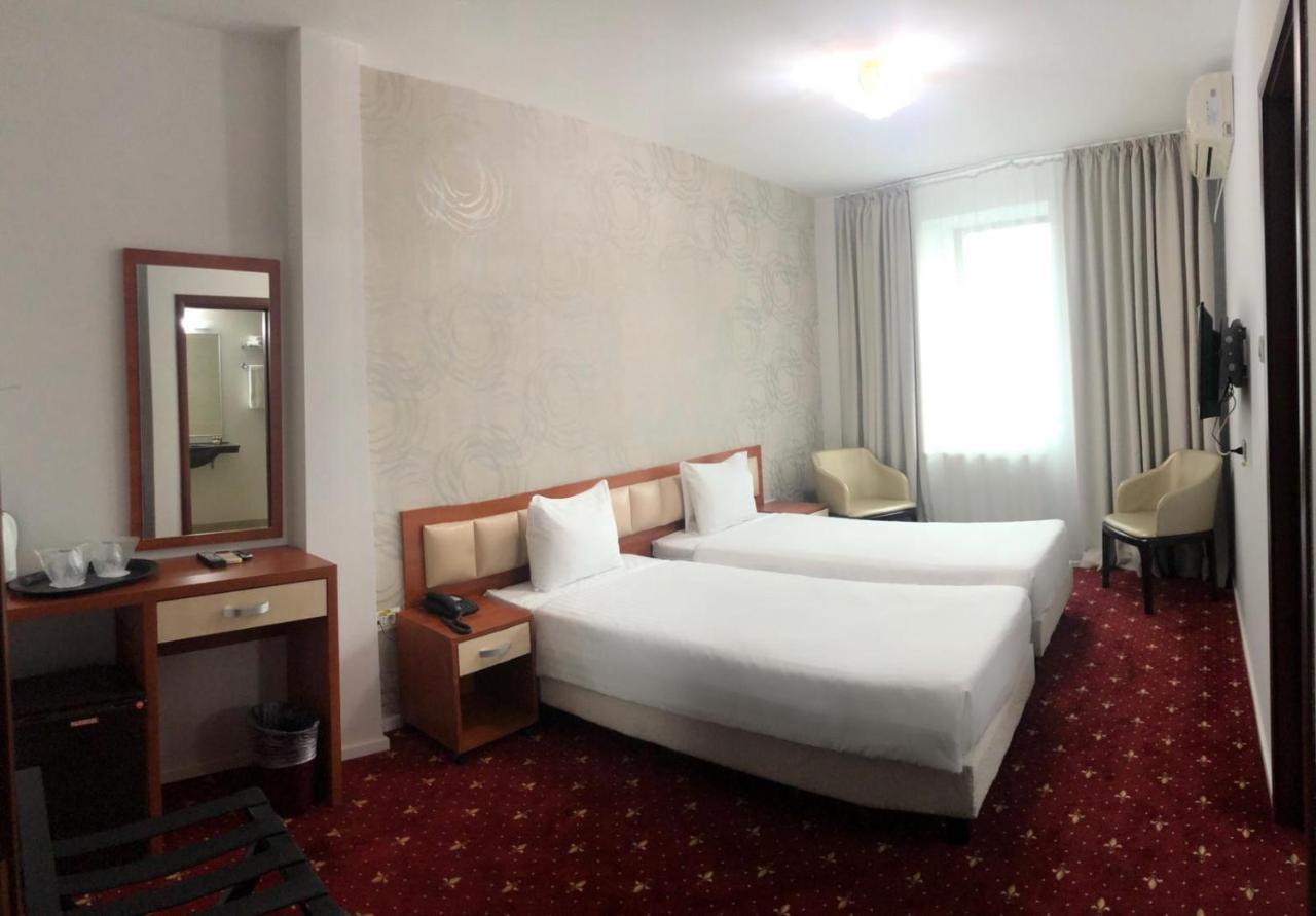 Kosher Hotel Lev Or Bükreş Dış mekan fotoğraf